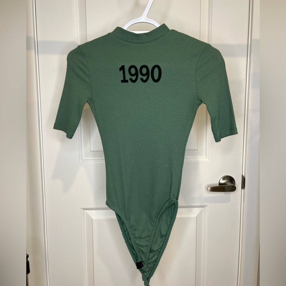 Divided "1990" Green Bodysuit Size xs